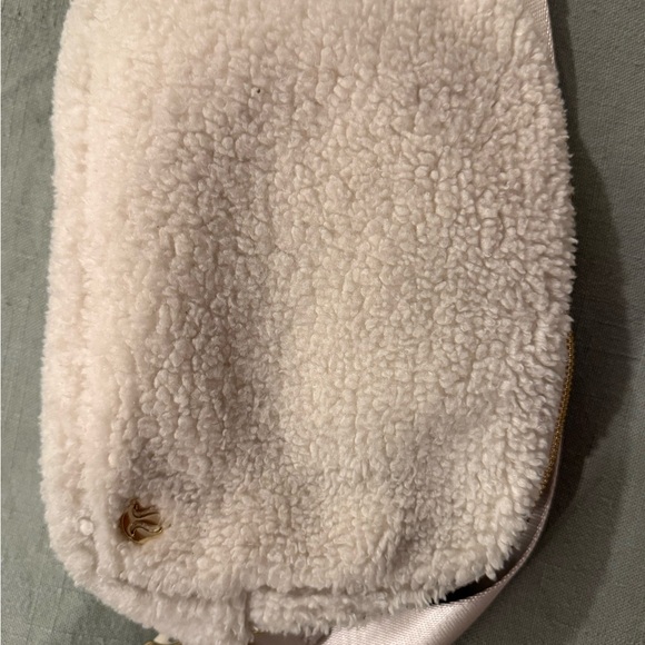 lululemon Cream Sherpa Belt Bag - Picture 2 of 4
